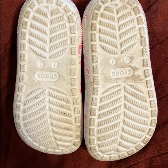 Girls Barbie crocs - Picture 2 of 8